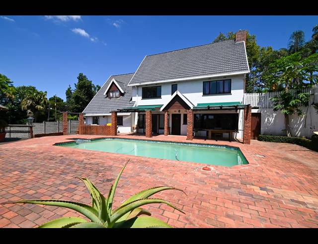 4 BEDROOM FREEHOLD TO LET IN COWIES HILL